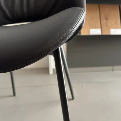 Poltrona Frau Einzelstühle|Stuhl Nice Pelle Leder 29 Ardesia Schwarz Gestell Stahl Schwarz Brüniert