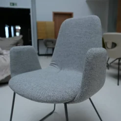 KFF Einzelstühle|Stuhl Plies Stoff Hallingdal 116 Weiß-Grau Drahtkufengestell Eisenblank M15