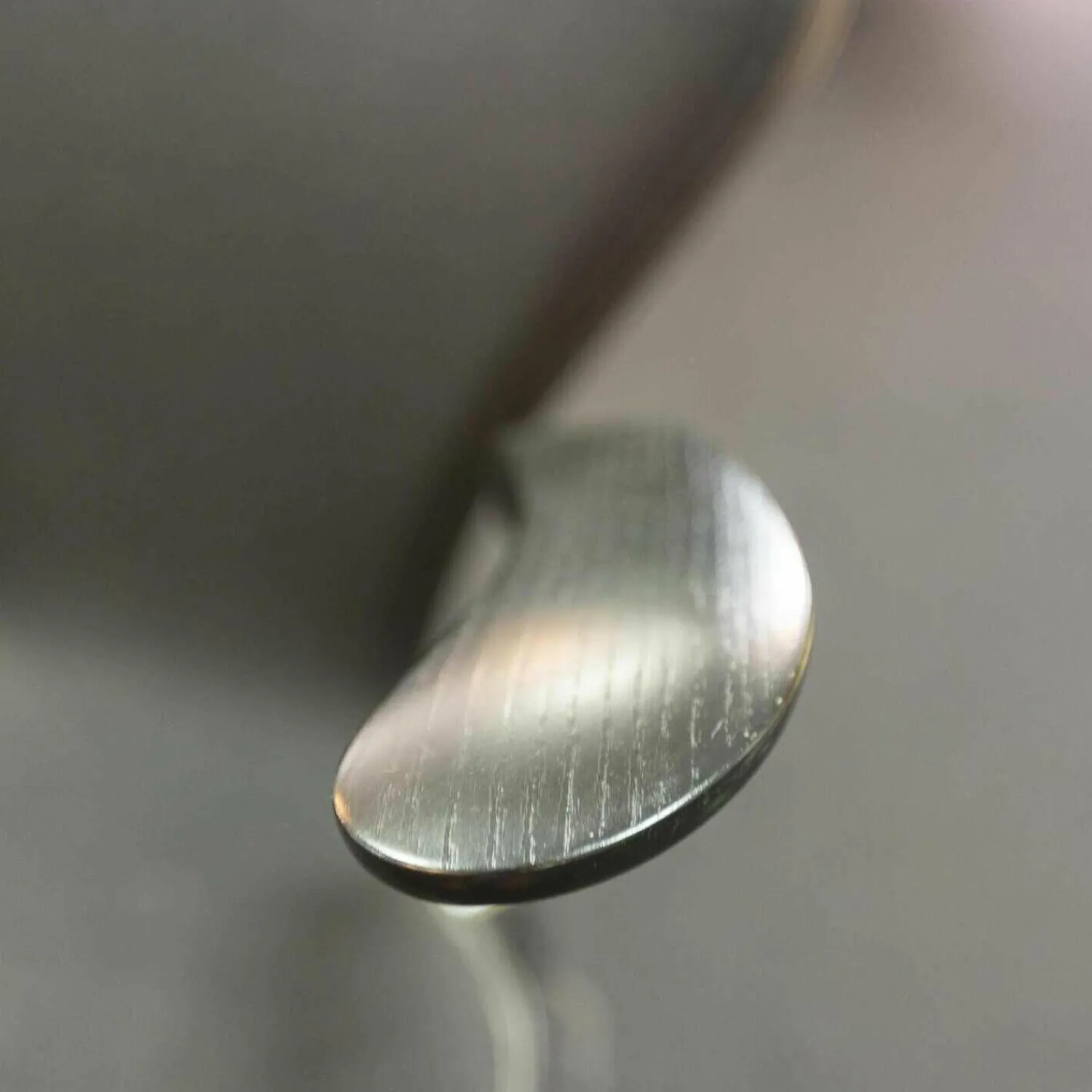 Fritz Hansen Einzelstühle|Stuhl Serie 7 Mit Armlehnen Stoff Hallingdal Schwarz Untergestell Stahlrohr Verchromt Sitzschale Esc