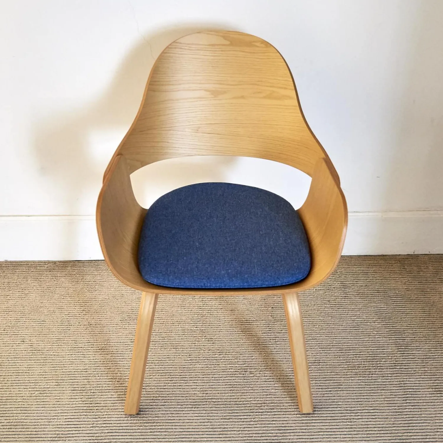 BD Barcelona Einzelstühle|Stuhl Showtime Nude Wooden Esche Natur Sitzkissen Medle Y12 Blau