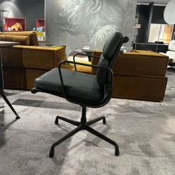 Vitra Bürostühle|Stuhl Soft Pad EA 208 Leder Premium Jade Grün Gestell Klassische Höhe Schwarz
