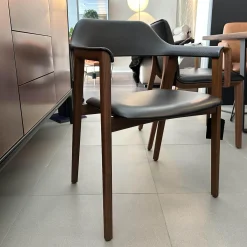 Conde House Einzelstühle|Stuhl Ten Leder Schwarz Gestell Nussbaum Massiv