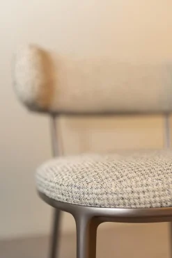 Maxalto Stuhlsets|Stuhlgruppe Caratos Bezug Stoff Liseo Grau 2552115 Gestell Aluminium Bernstein Lackiert