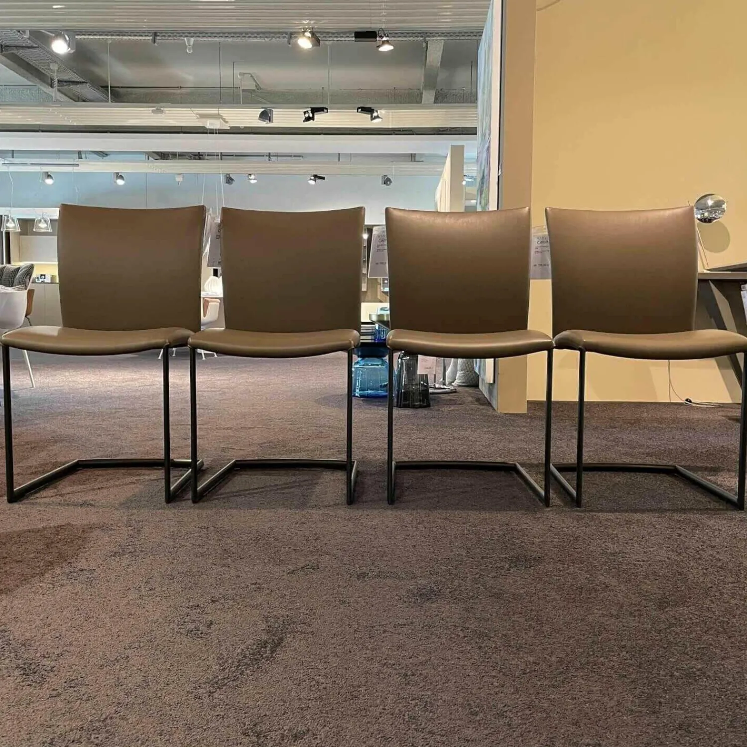 Draenert Stuhlsets|Stuhlset 2071 Nobile Swing Soft Leder I L627 Gestell Dunkelbronze