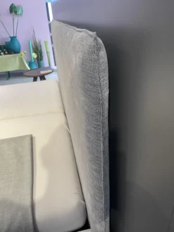 Möller Design Polsterbetten|Systembett MD13 Stoff Maple 742 Grau Meliert Rahmen Lack Matt Weiß 003 Füße Metall NQ Aluminium ohne Rost ohne Matratzen