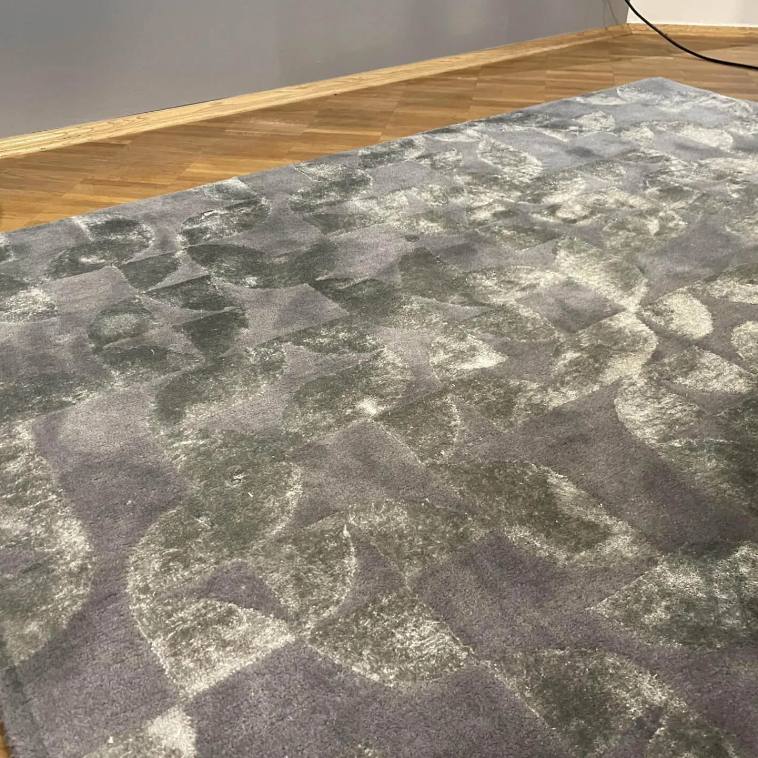 Kymo Teppiche|Teppich Obsidian In Verschiedenen Grautönen Aus Neuseelandwolle Tencel Handgetuftet