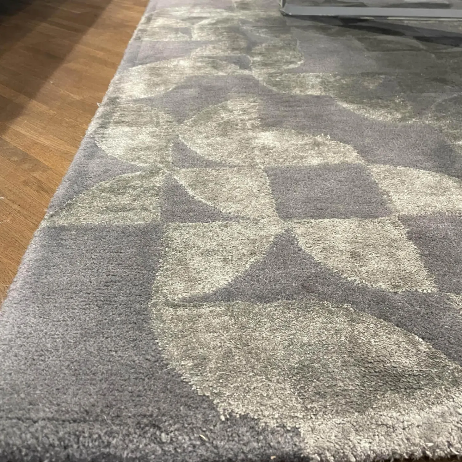 Kymo Teppiche|Teppich Obsidian In Verschiedenen Grautönen Aus Neuseelandwolle Tencel Handgetuftet