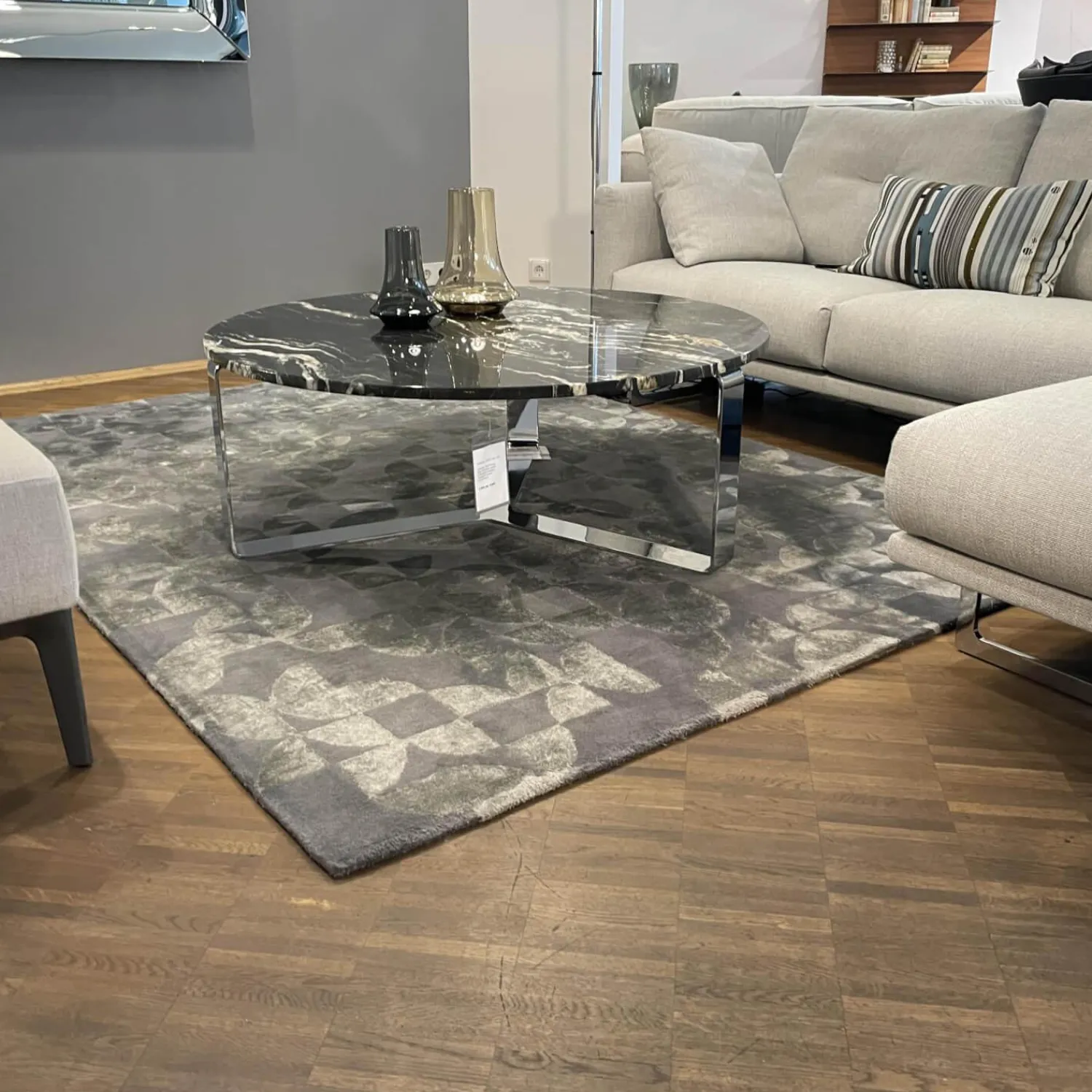 Kymo Teppiche|Teppich Obsidian In Verschiedenen Grautönen Aus Neuseelandwolle Tencel Handgetuftet