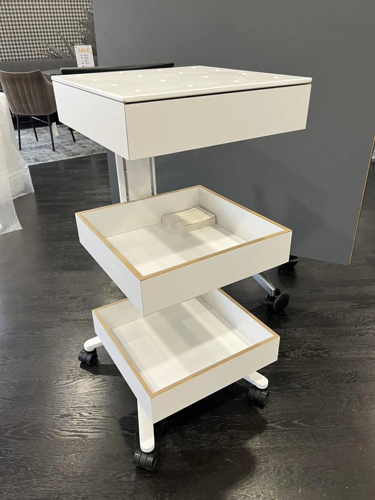 Wilkhahn Regale & Container|Tisch 446/3 Confair Server Catering Korpus Schichtstoff Säule Weiß Beschichtet Mit Schubladenbox Und Rollen