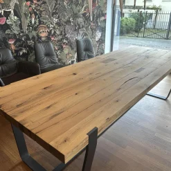 Janua Esstische|Tisch BB11 Clamp Platte Eiche Altholz Natur Geölt Füße RAL 9005 Tiefschwarz Schwarz Pulverbeschichtet