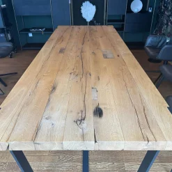 Janua Esstische|Tisch BB11 Clamp Platte Eiche Altholz Natur Geölt Füße RAL 9005 Tiefschwarz Schwarz Pulverbeschichtet