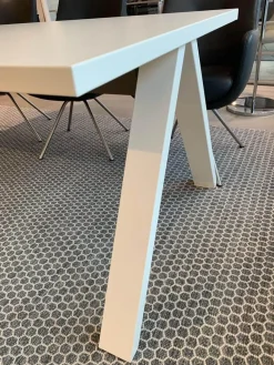 Arper Schreibtische & Sekretäre|Tisch Cross Platte Stahl Weiß Matt Gestell Bianco Opaco