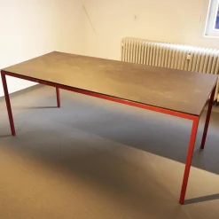 Tecta Esstische|Tisch M 38 Platte Eternit Anthrazit Geölt Gestell Stahlrohr Pulverbeschichtet Rot