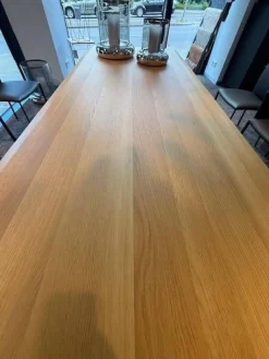 Ligne Roset Esstische|Tisch Odessa Massivholz Eiche Natur Gestell Schwarz