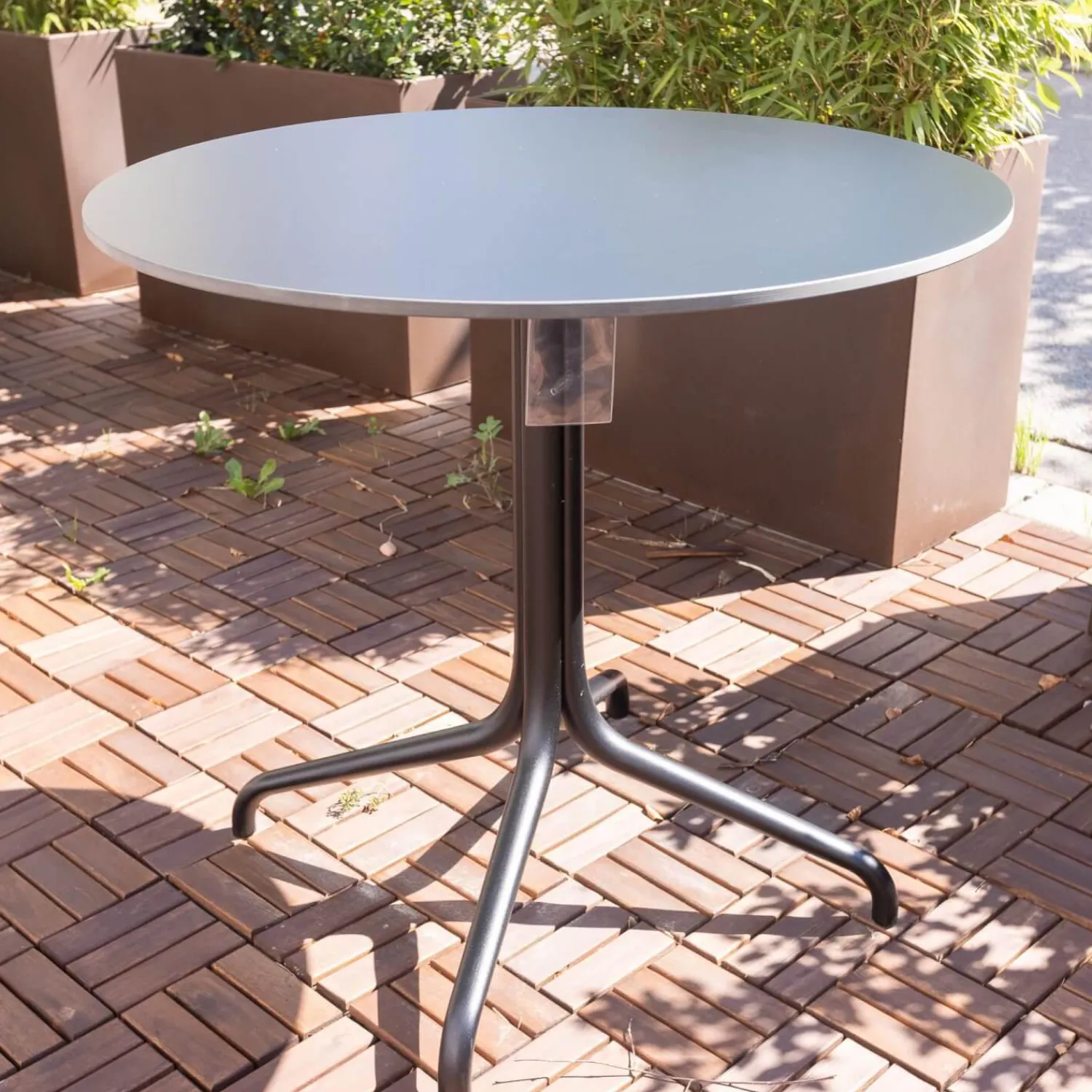 Vitra Gartentische|Tisch Outdoor Belleville Vollkernmaterial Schwarz Gestell Tiefschwarz Vollverzinkt