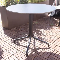 Vitra Gartentische|Tisch Outdoor Belleville Vollkernmaterial Schwarz Gestell Tiefschwarz Vollverzinkt