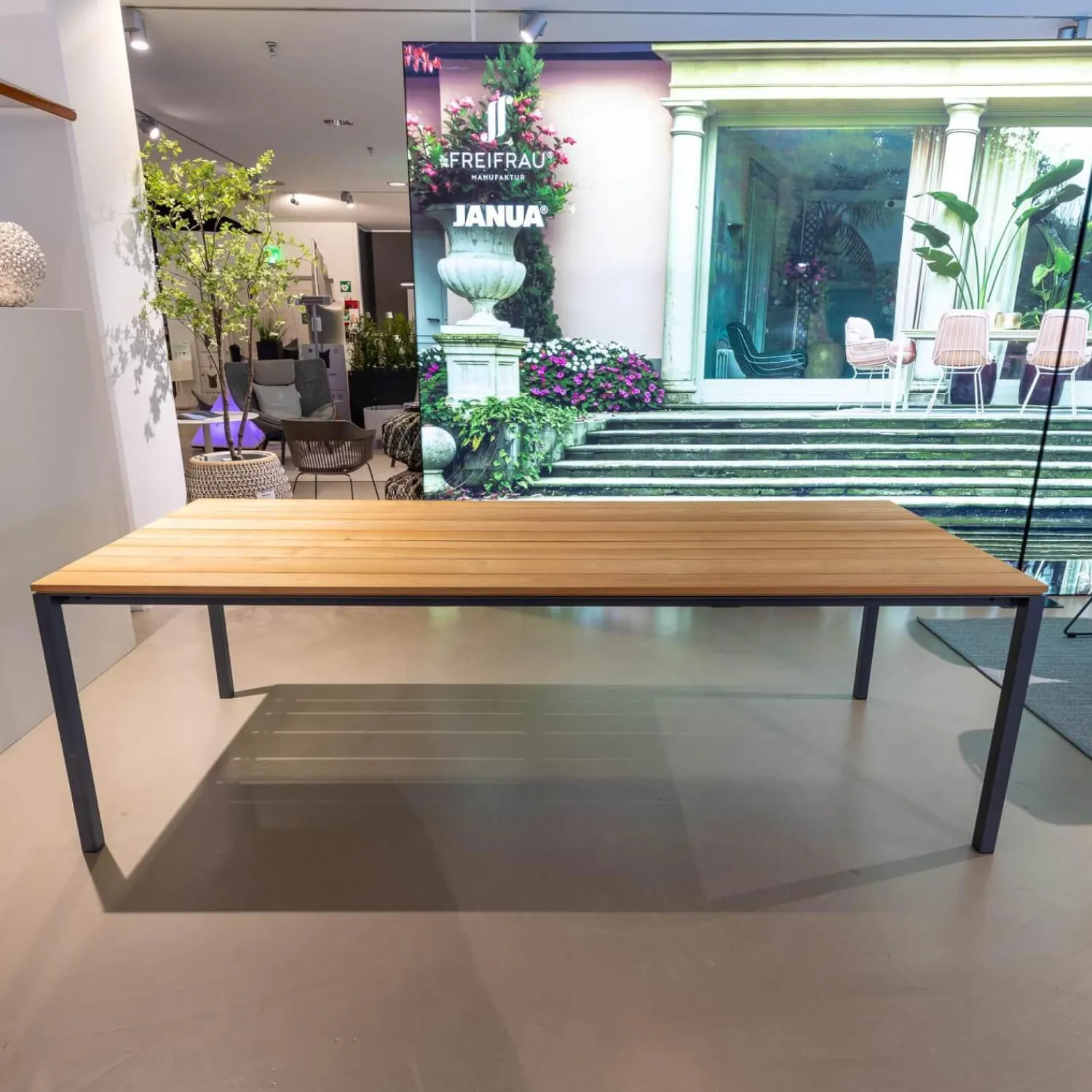 Janua Esstische|Tisch S600 Outdoor Akazie Gebürstet Roh Braun Gestell Edelstahl Pulverbeschichtet Schiefergrau Schwarz