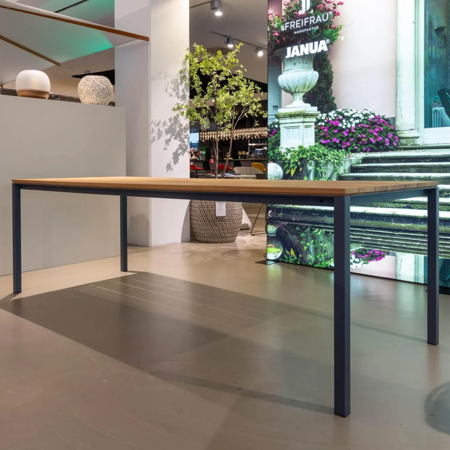 Janua Esstische|Tisch S600 Outdoor Akazie Gebürstet Roh Braun Gestell Edelstahl Pulverbeschichtet Schiefergrau Schwarz