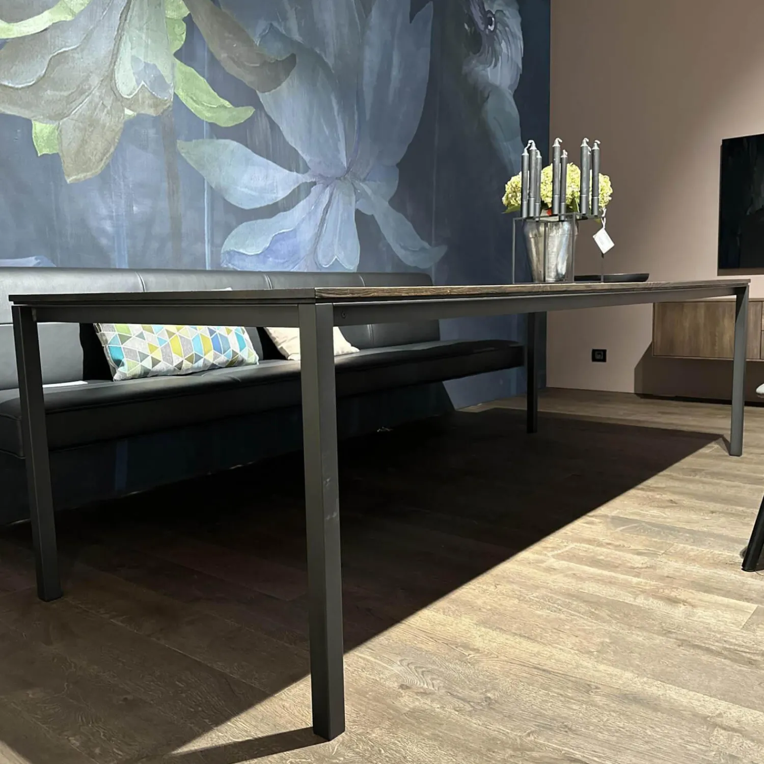 Janua Esstische|Tisch S600 Platte Eiche Geräuchert Anthrazit Geölt Und Gebürstet Gestell Rohstahl Lasur Double Brand Color Schwarz