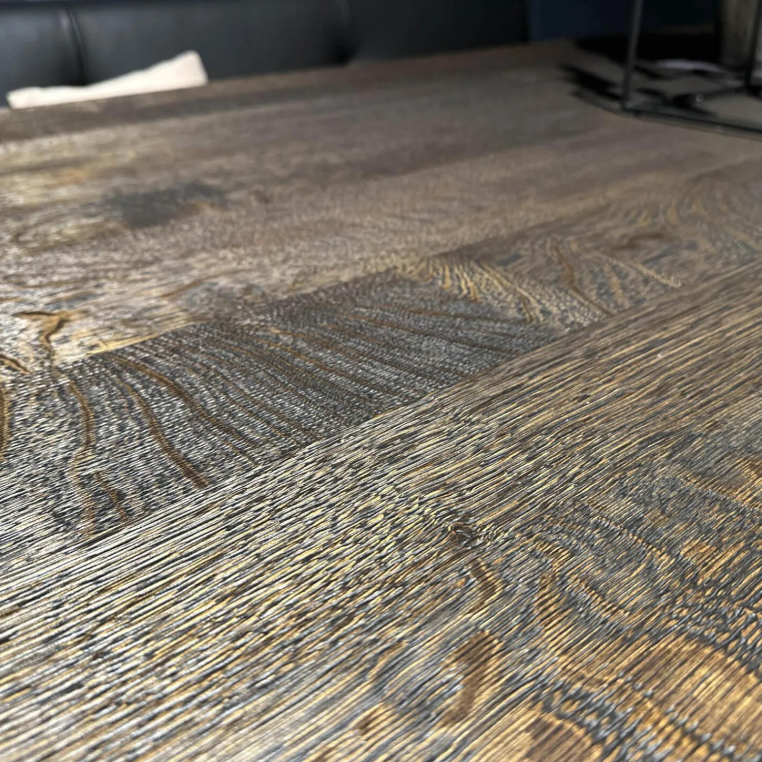 Janua Esstische|Tisch S600 Platte Eiche Geräuchert Anthrazit Geölt Und Gebürstet Gestell Rohstahl Lasur Double Brand Color Schwarz