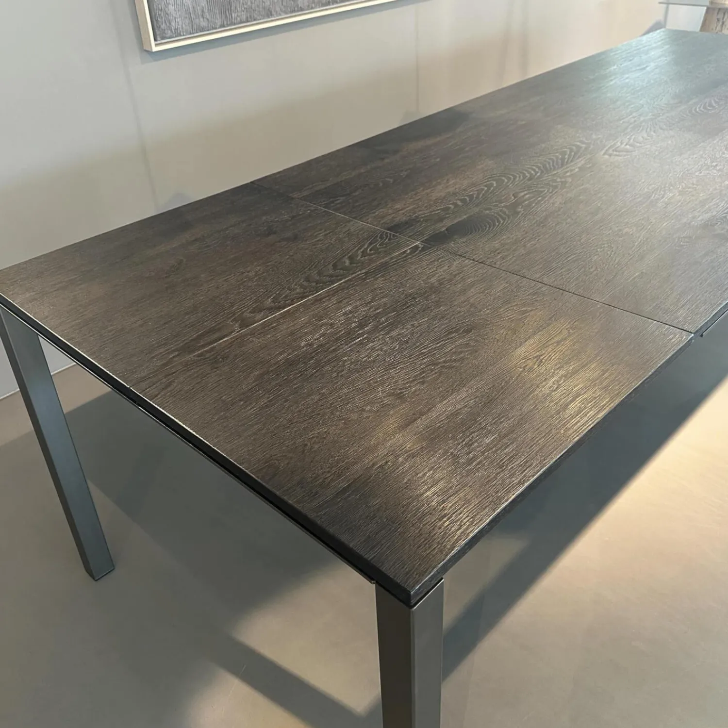 Janua Esstische|Tisch S600 Platte Eiche Geräuchert Anthrazit Geölt Gebürstet Gestell Metall Stahllasur Bronze