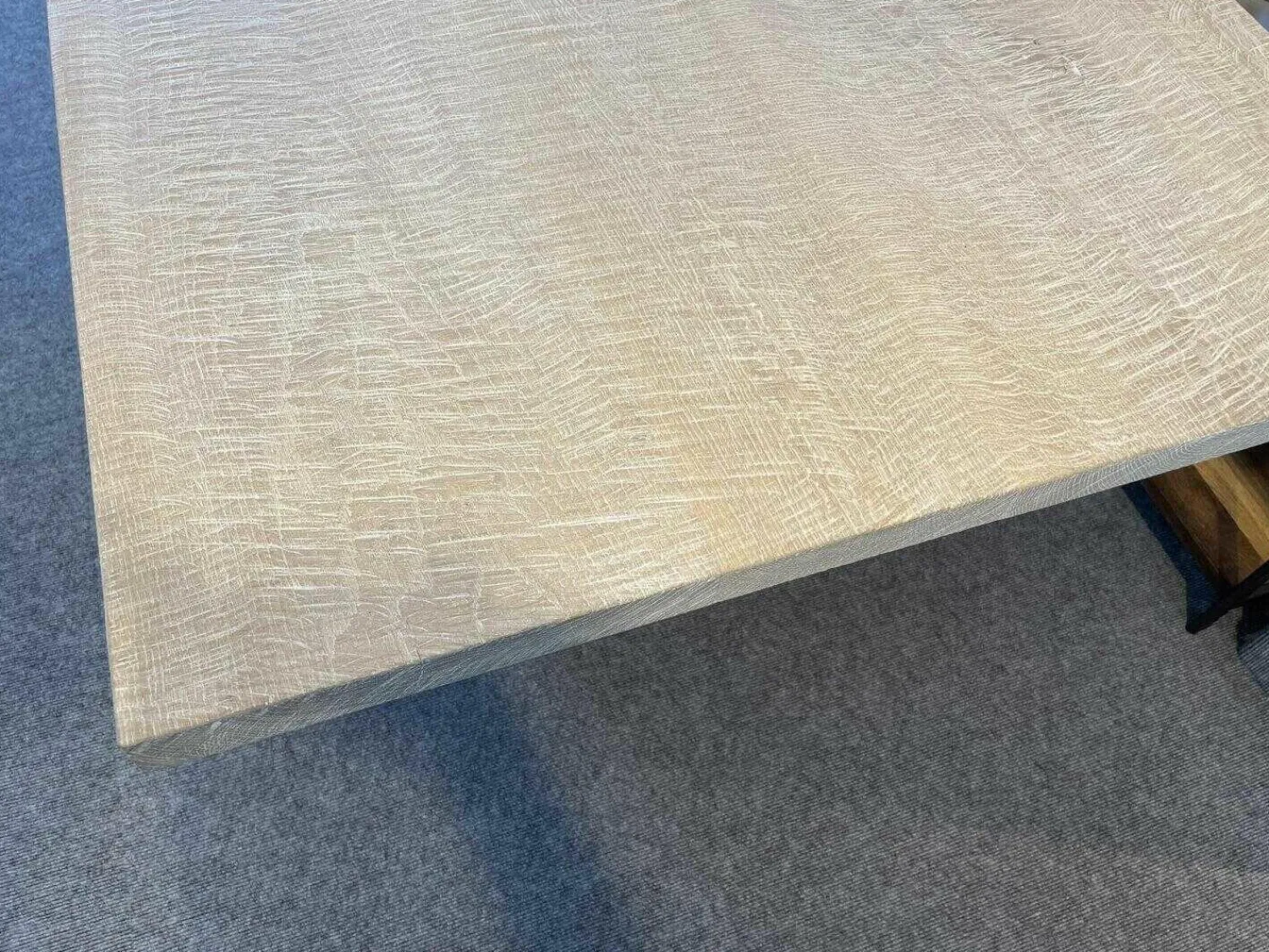 Janua Esstische|Tisch SC41 Eiche Gelaugt mit Kettensägenstruktur