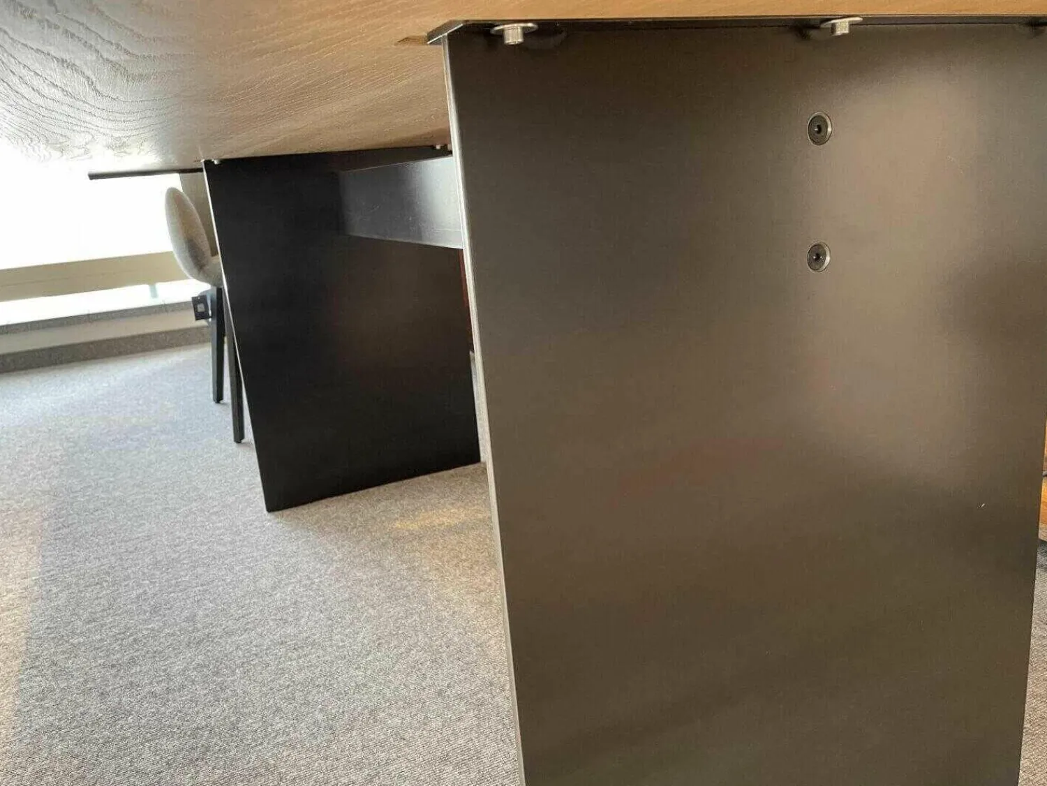 Janua Esstische|Tisch SC41 Eiche Gelaugt mit Kettensägenstruktur