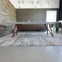 Walter Knoll Esstische|Tisch Seito Quarzstein Weiß Gestell Holz Nussbaum Mit Splitanteil Geölt Bootsförmig