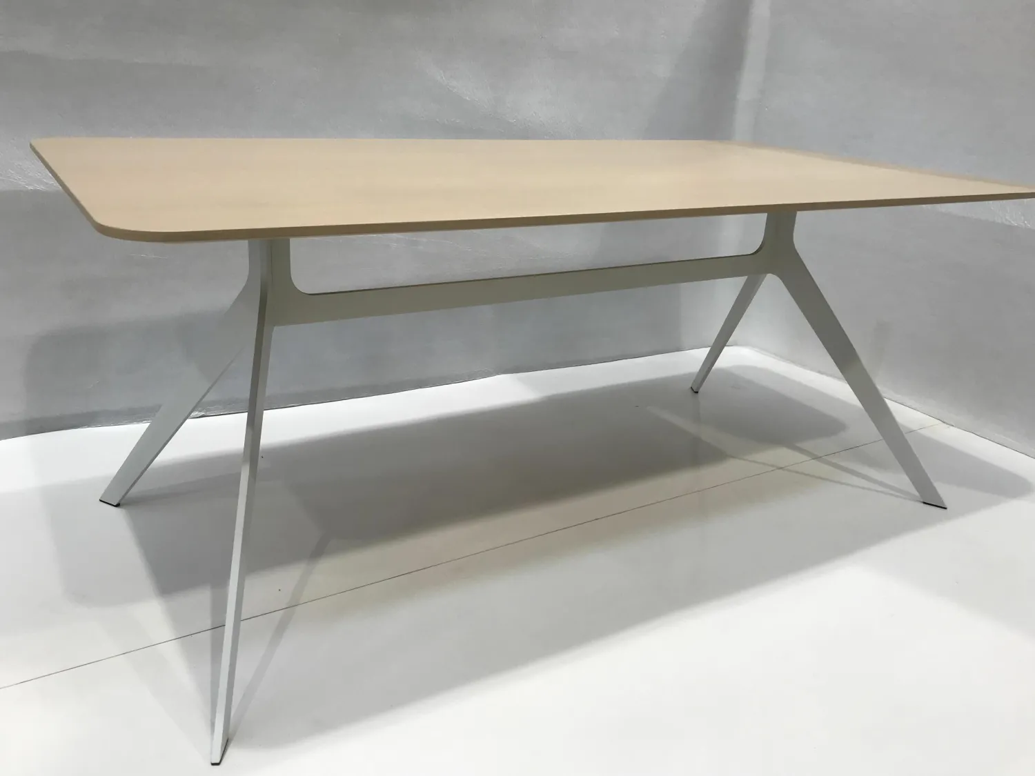 Renz Schreibtische & Sekretäre|Esstische|Tisch Star Eiche Gebeizt Hell Gestell Weiß