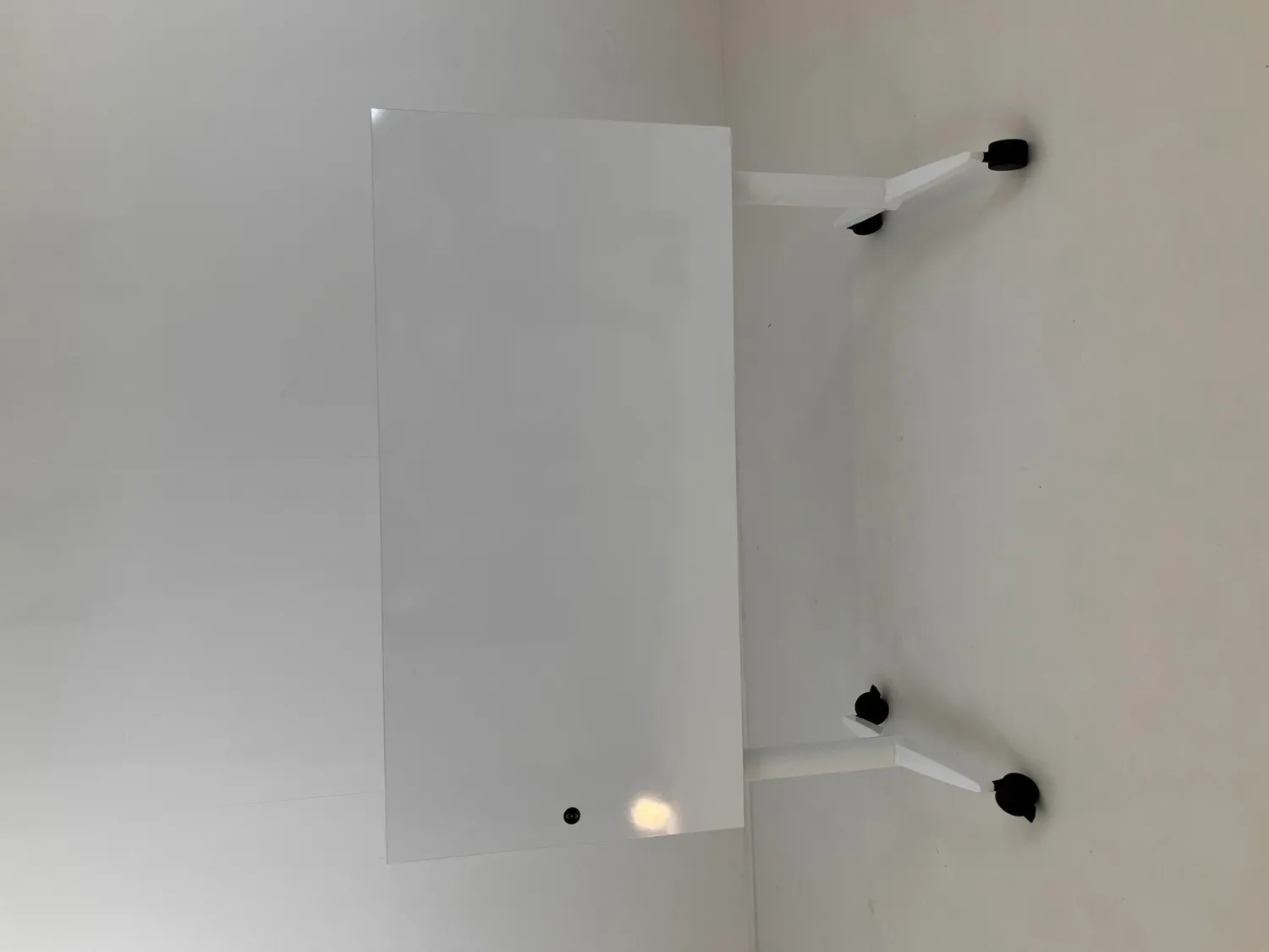 Wilkhahn Schreibtische & Sekretäre|Tisch Timetable Lift 615/11 Platte Schichtstoff 24 Weiß Hochglanz Gestell Weiß Beschichtet Höhenverstellbar