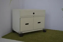 Vitra Regale & Container|Transportwagen Ad Hoc Pick Up + Stack it Metall Pulverbeschichtet Soft Light