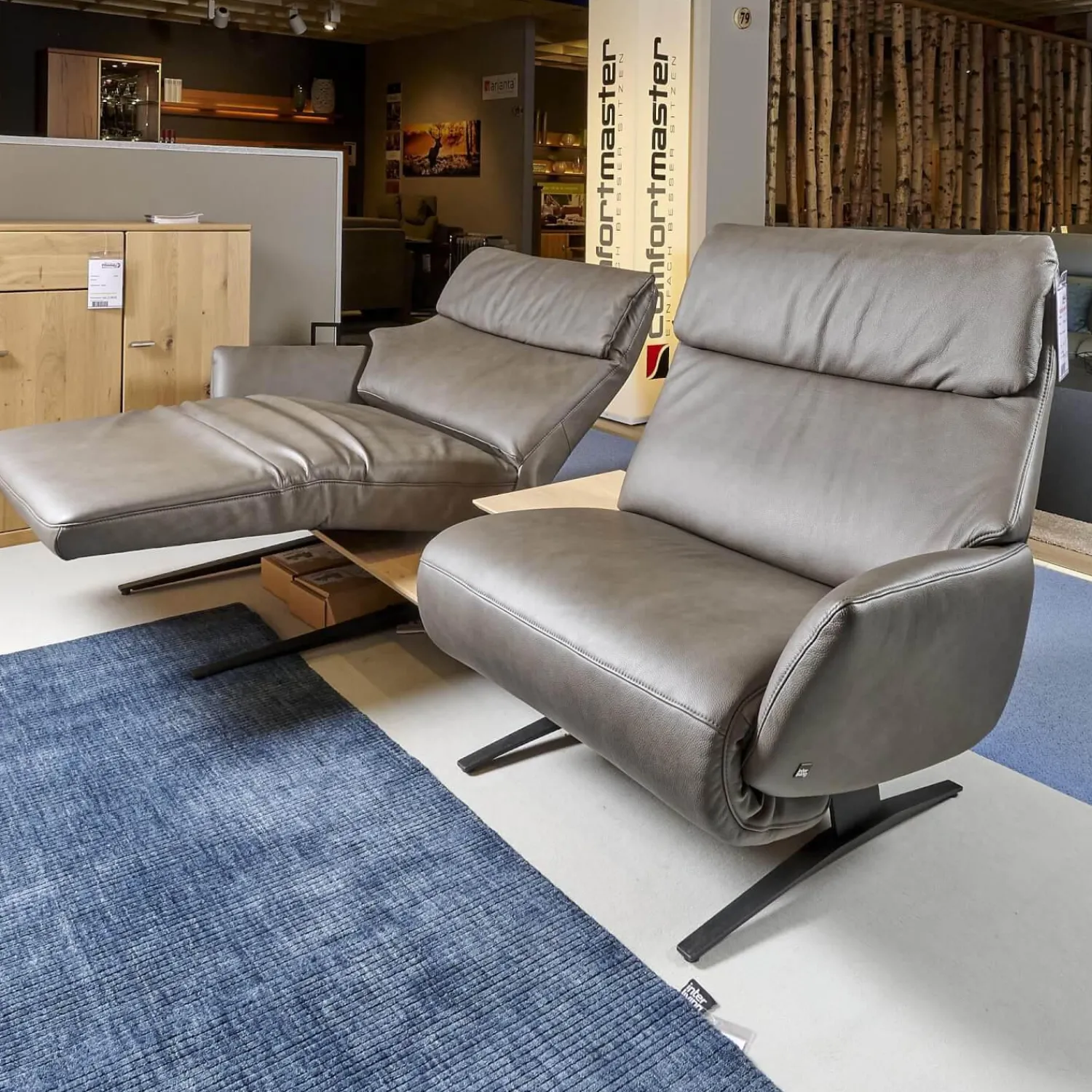 himolla 2-Sitzer-Sofas|Trapezsofa 4230 Leder 24 Longlife Rustica Magma Grau Metallkufe Anthrazit Pulverbeschichtet Zwischentisch Wildeiche 681