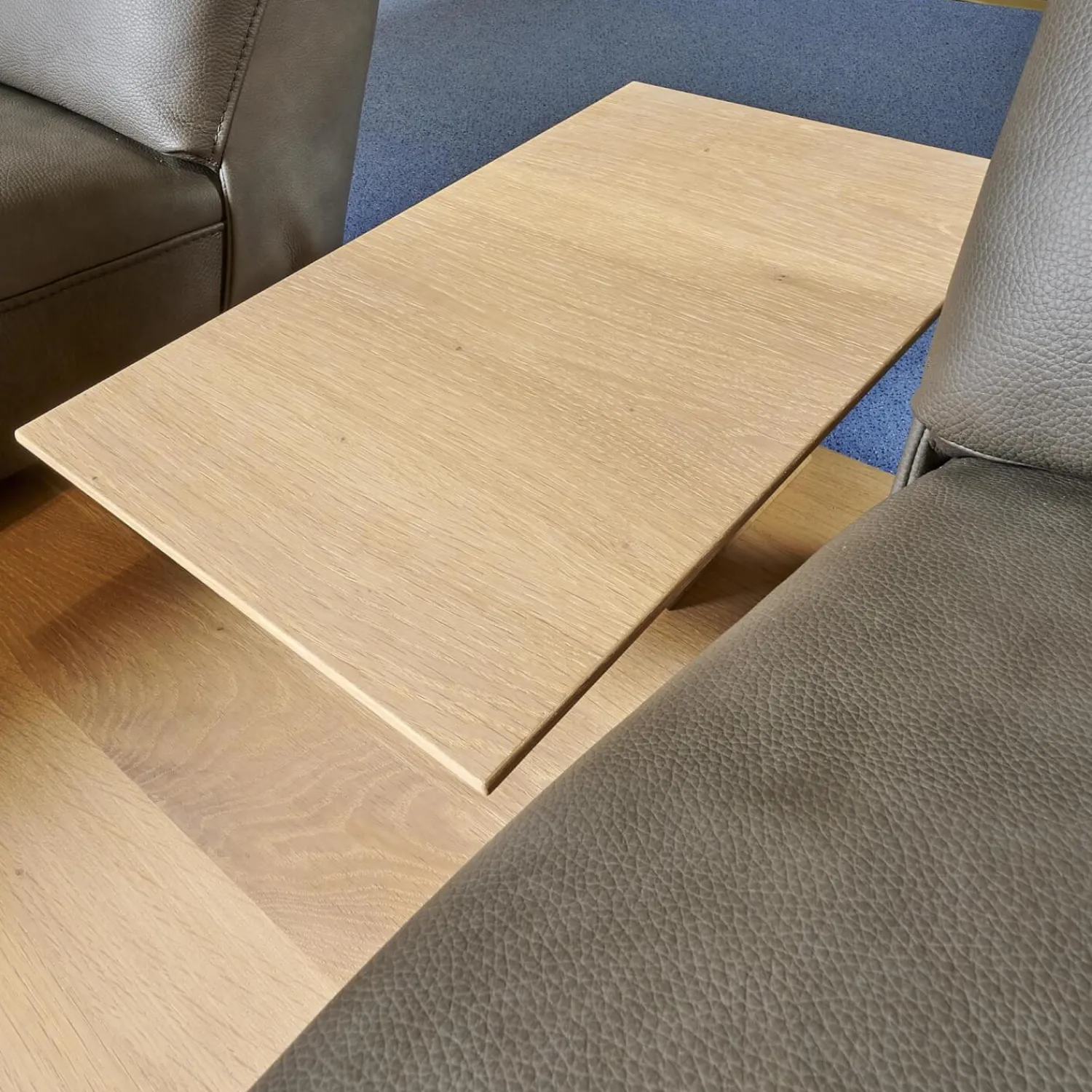 himolla 2-Sitzer-Sofas|Trapezsofa 4230 Leder 24 Longlife Rustica Magma Grau Metallkufe Anthrazit Pulverbeschichtet Zwischentisch Wildeiche 681