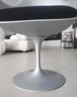 Knoll International Einzelstühle|Tulpen-Armlehnstuhl Saarinen Platin Sonderfarben