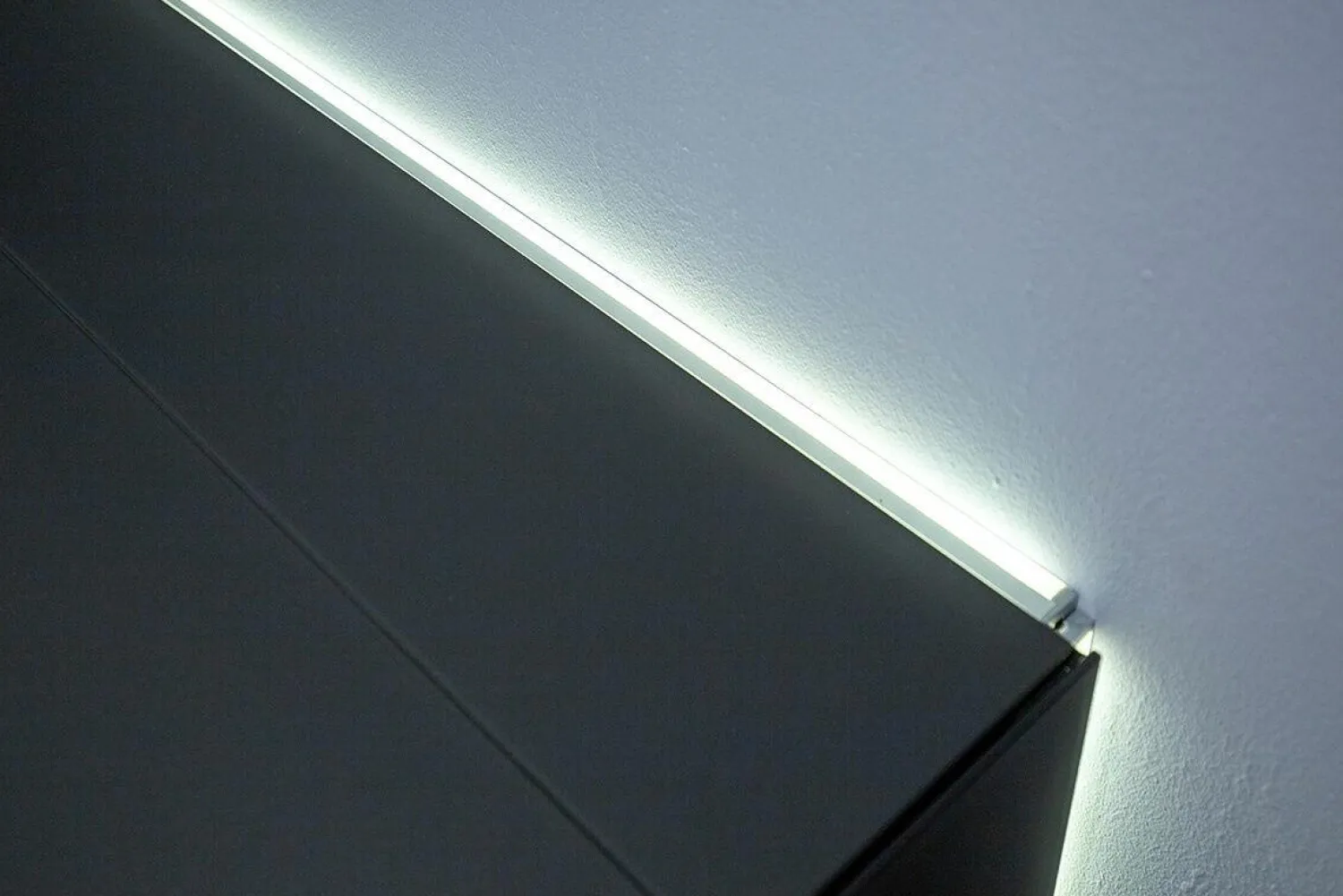 Spectral Smart Furniture Wohnwände & Tv-Lowboards|TV Board Ameno Colour Glas Granit Schwarz Grau Und Akustikstoff Fronten Mit Indirekte Beleuchtung Inklusive Medienpaket