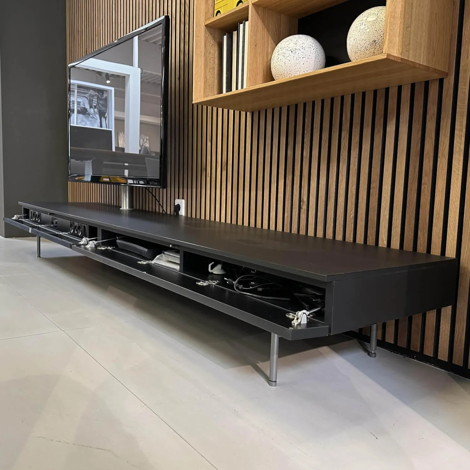 Spectral Smart Furniture Wohnwände & Tv-Lowboards|TV-Lowboard Next In BG Black Mit Deckplatte