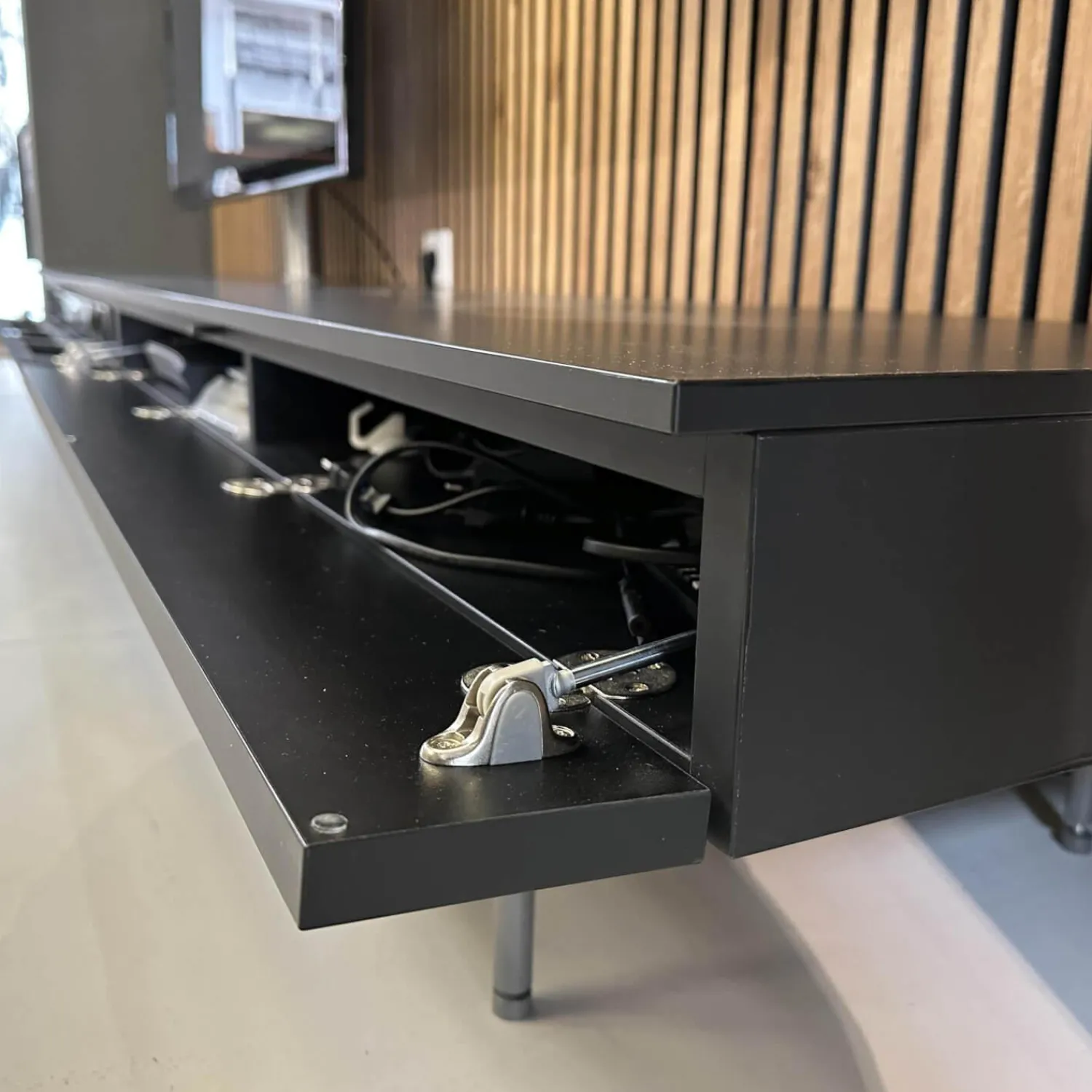 Spectral Smart Furniture Wohnwände & Tv-Lowboards|TV-Lowboard Next In BG Black Mit Deckplatte