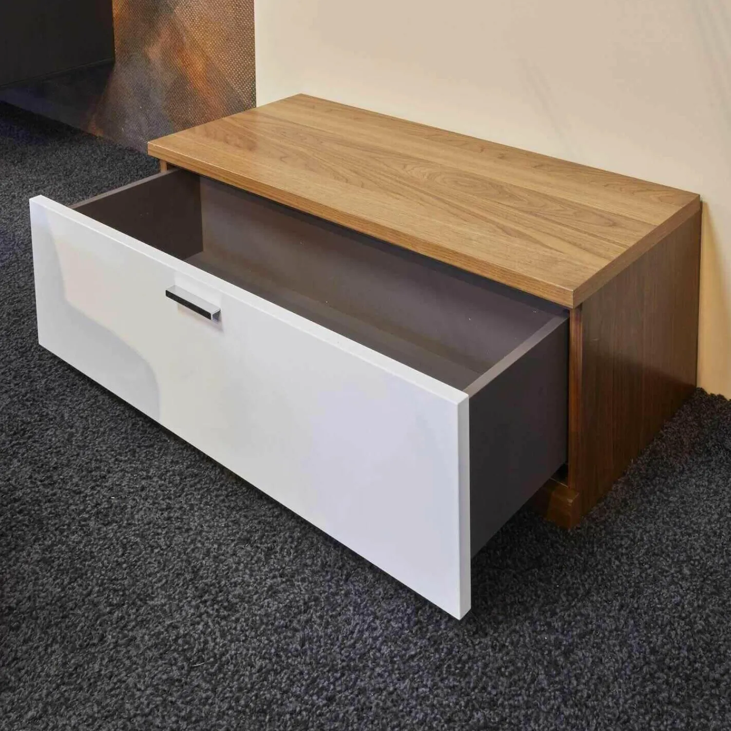 Planos Wohnwände & Tv-Lowboards|TV-Unterteil Finale Korpus Nussbaum Nova Front Hochglanz Lack Weiß