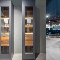 WK Wohnen Vitrinen & Highboards|Vitrine 440 Lavato Rechts Kernnussbaum Schiefergrau Inklusive Beleuchtung