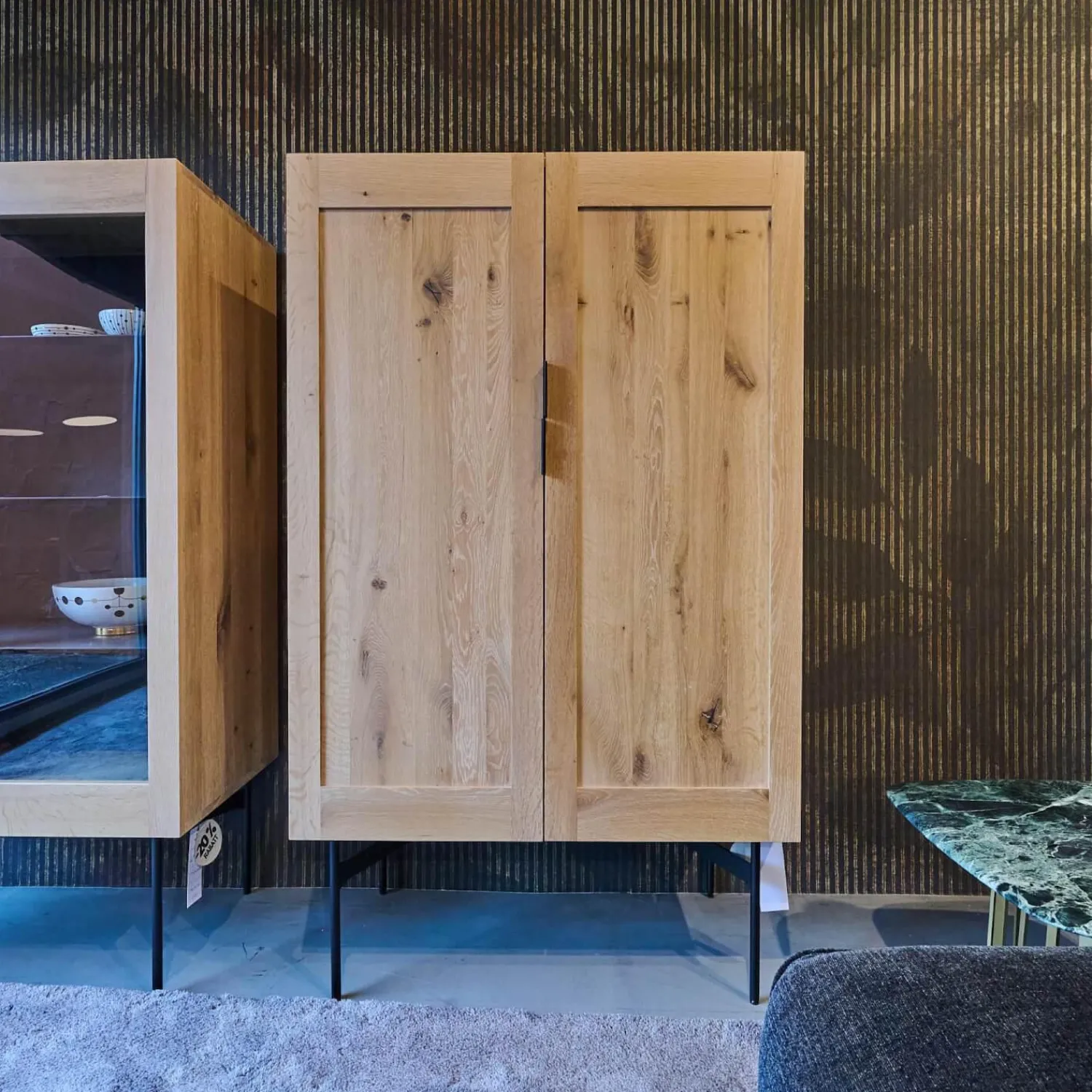 Janua Vitrinen & Highboards|Vitrine BC04 Geschlossen Eiche Weiß Pigmentiert