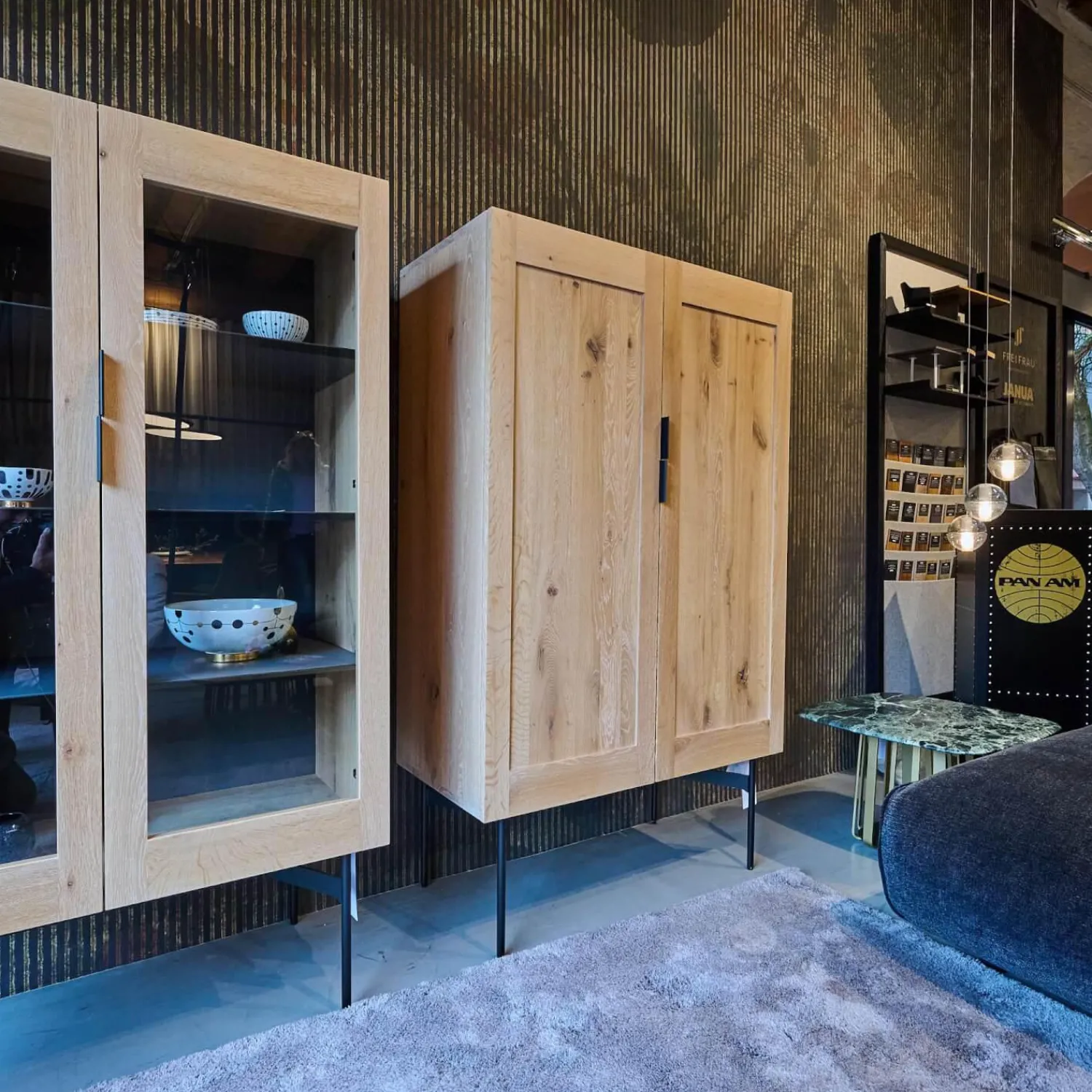 Janua Vitrinen & Highboards|Vitrine BC04 Geschlossen Eiche Weiß Pigmentiert