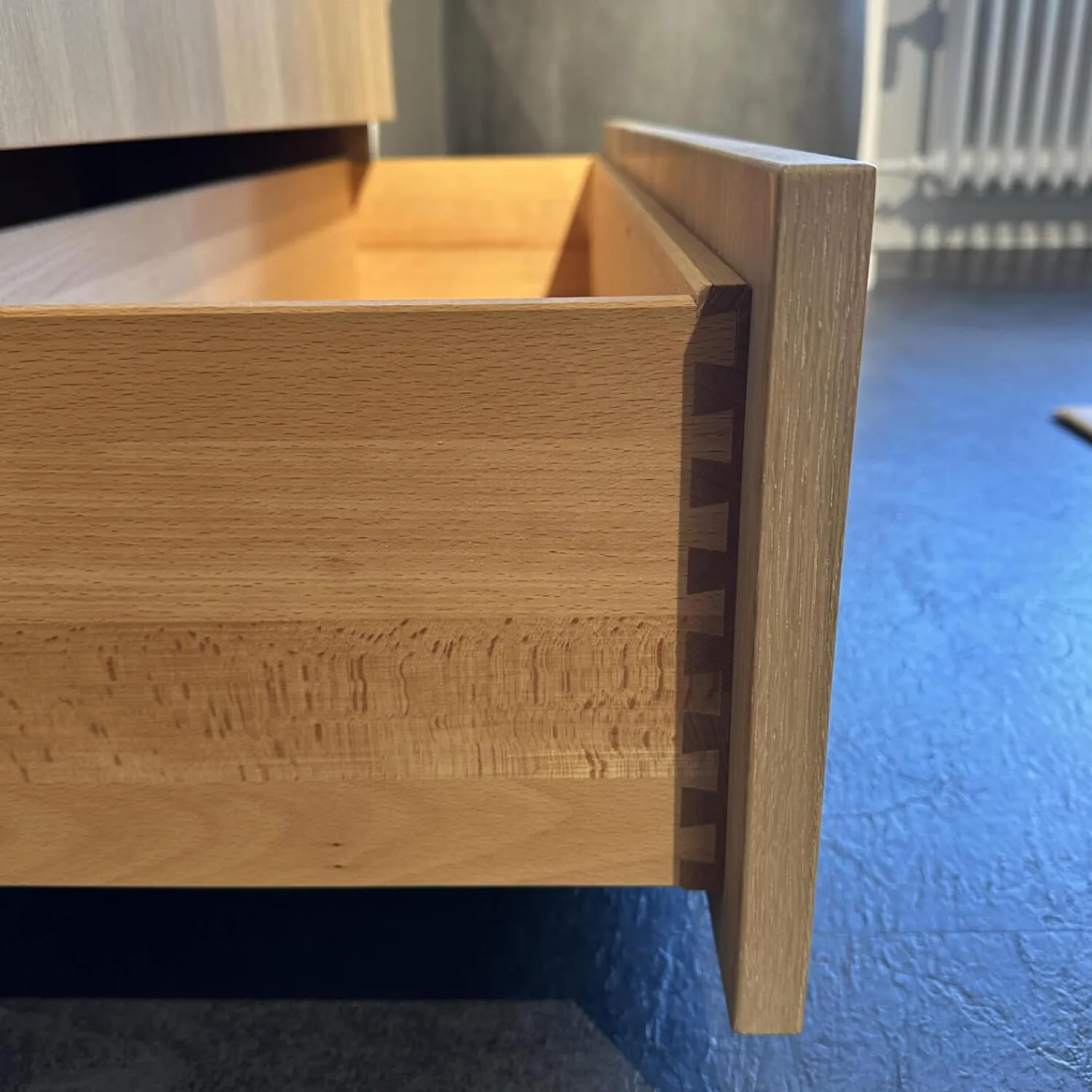 Team 7 Vitrinen & Highboards|Vitrine Cubus Eiche Weißöl Inne Buche Inklusive Beleuchtung Mit Fernbedienung