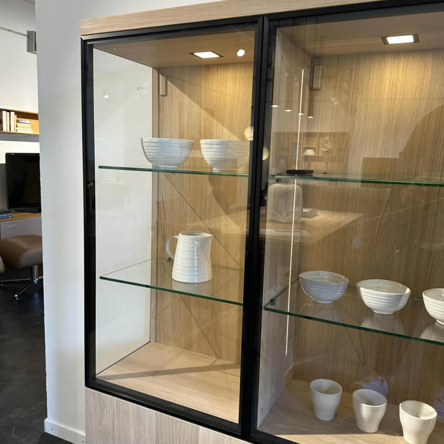 Team 7 Vitrinen & Highboards|Vitrine Cubus Eiche Weißöl Inne Buche Inklusive Beleuchtung Mit Fernbedienung