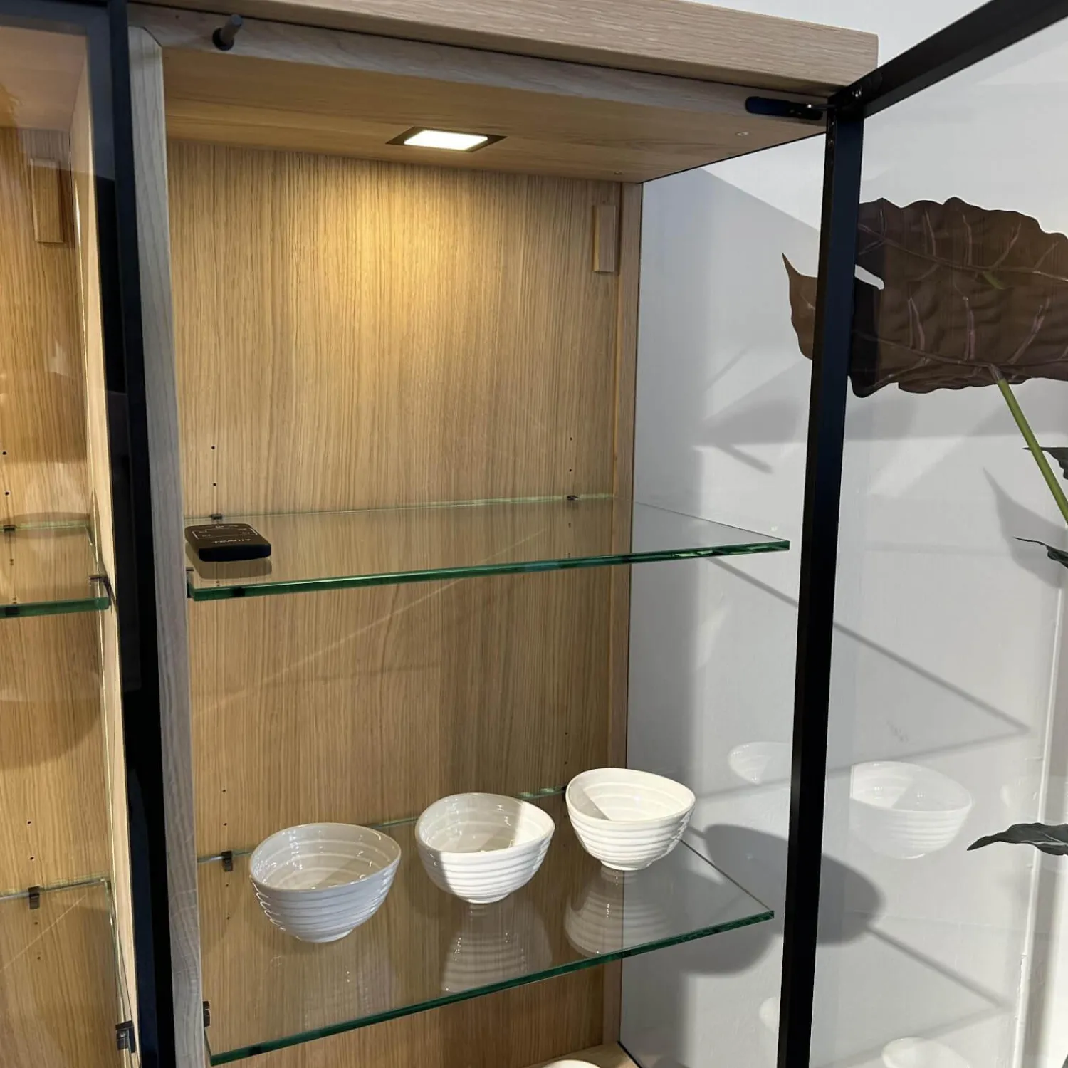 Team 7 Vitrinen & Highboards|Vitrine Cubus Eiche Weißöl Inne Buche Inklusive Beleuchtung Mit Fernbedienung