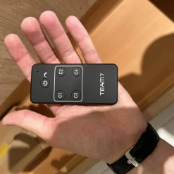 Team 7 Vitrinen & Highboards|Vitrine Cubus Eiche Weißöl mit Klarglas