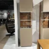 Team 7 Vitrinen & Highboards|Vitrine Cubus Pure Nussbaum Naturöl Farbglas Kiesel Inklusive Glaskantenbeleuchtung