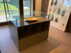 Rimadesio Vitrinen & Highboards|Vitrine Dolmen Lack Verde Olivia Grau Grün Glas Transparent Innenausstattung Melamin Cuoio Braun