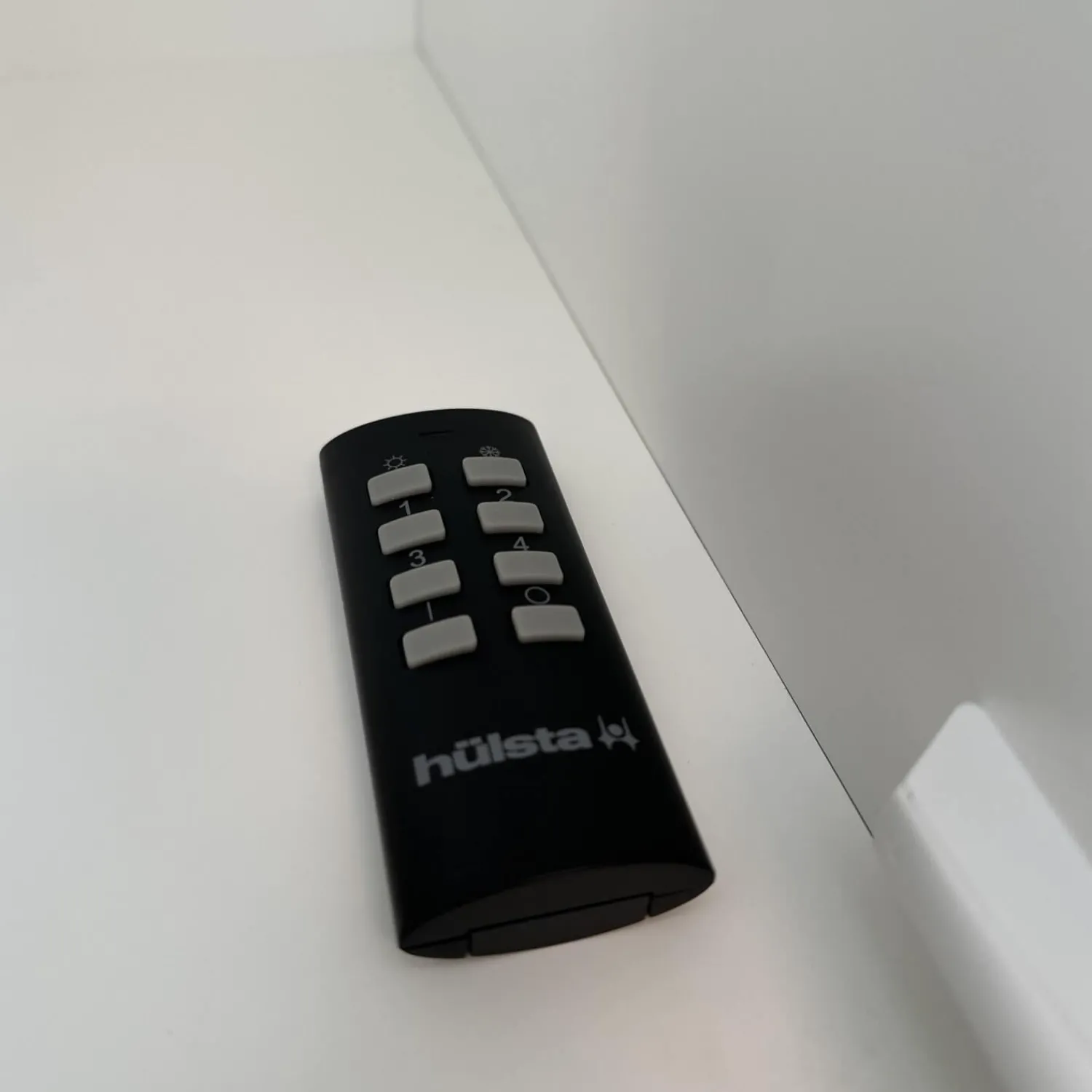 Hülsta Vitrinen & Highboards|Vitrine Gentis Links Lack Hochglanz Reinweiss Mit Beleuchtung Und Funkfernbedienung