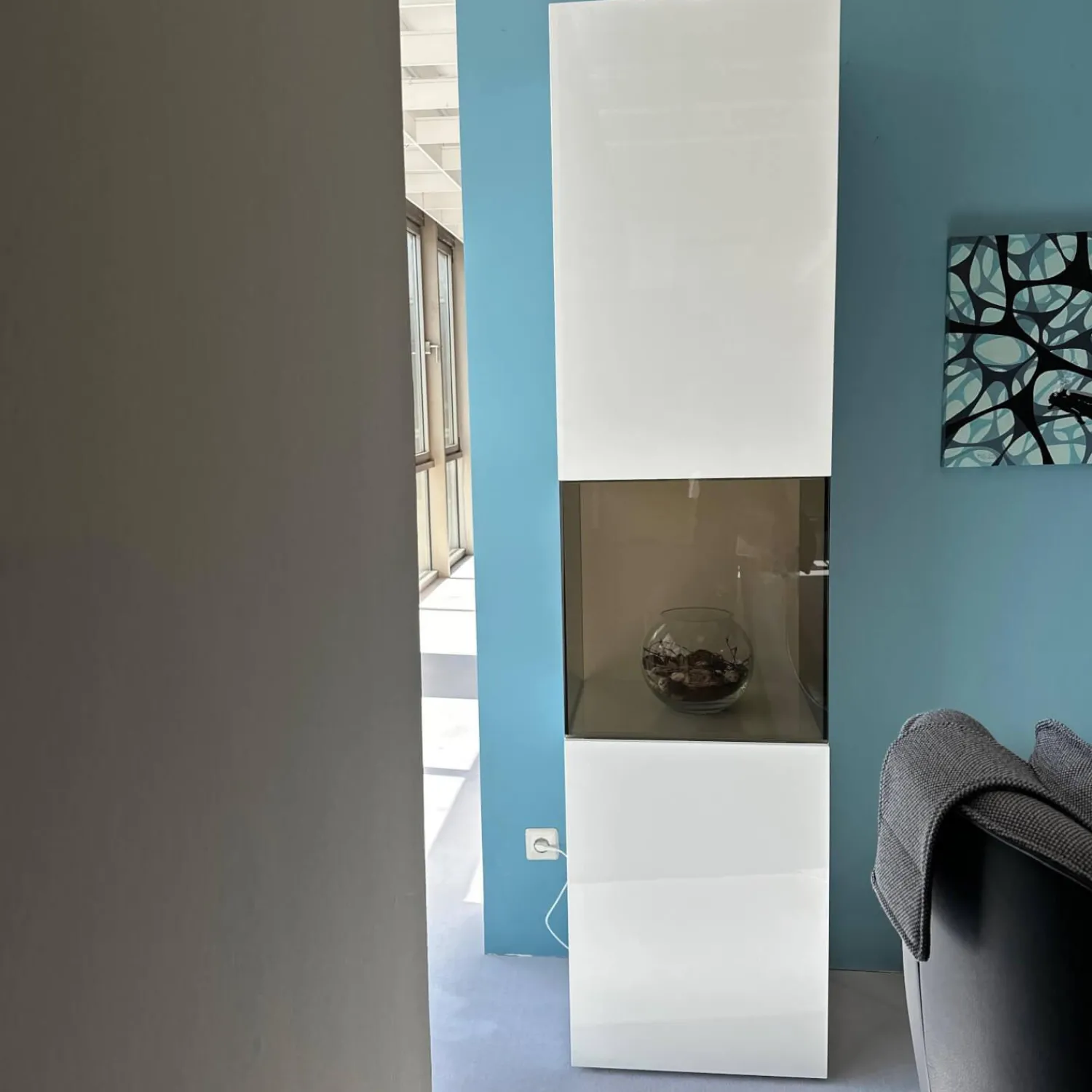 Hülsta Vitrinen & Highboards|Vitrine Gentis Links Lack Hochglanz Reinweiss Mit Beleuchtung Und Funkfernbedienung