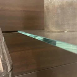 Interlübke Vitrinen & Highboards|Vitrine Just Cube Light mit Beleuchtung Korpus Lack Rückwand Eucalyptus 5 Glasböden und Abdeckplatte